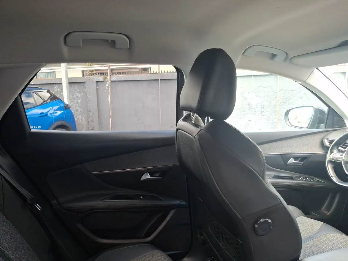 Peugeot 3008 1.5 Allure Bluehdi Diesel 4x2 130 Eat6 5p año 2021