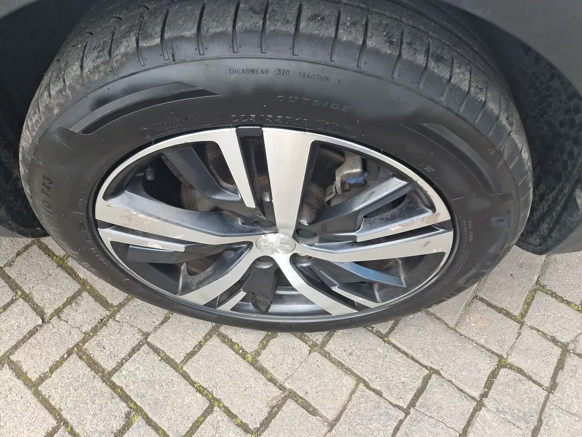 Peugeot 3008 1.5 Allure Bluehdi Diesel 4x2 130 Eat6 5p año 2021
