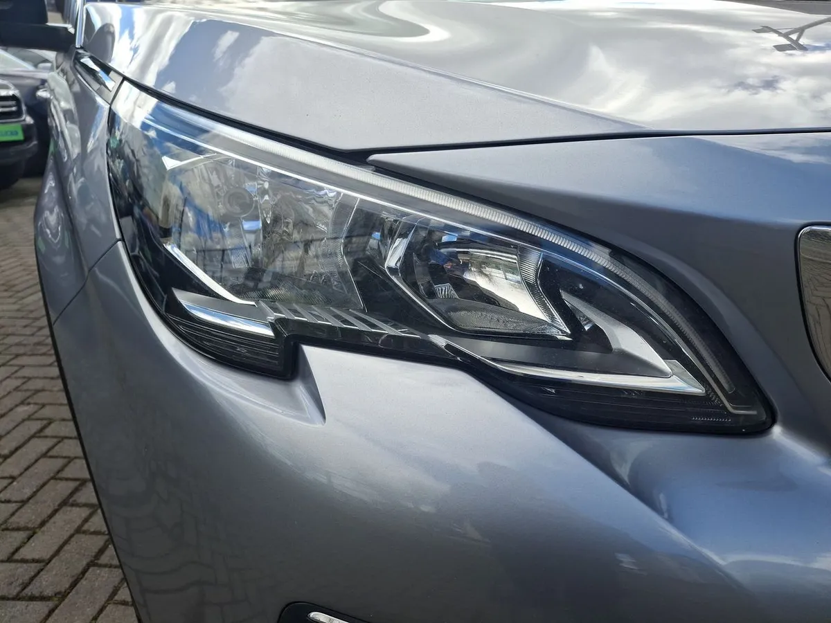 Peugeot 3008 1.5 Allure Bluehdi Diesel 4x2 130 Eat6 5p año 2021