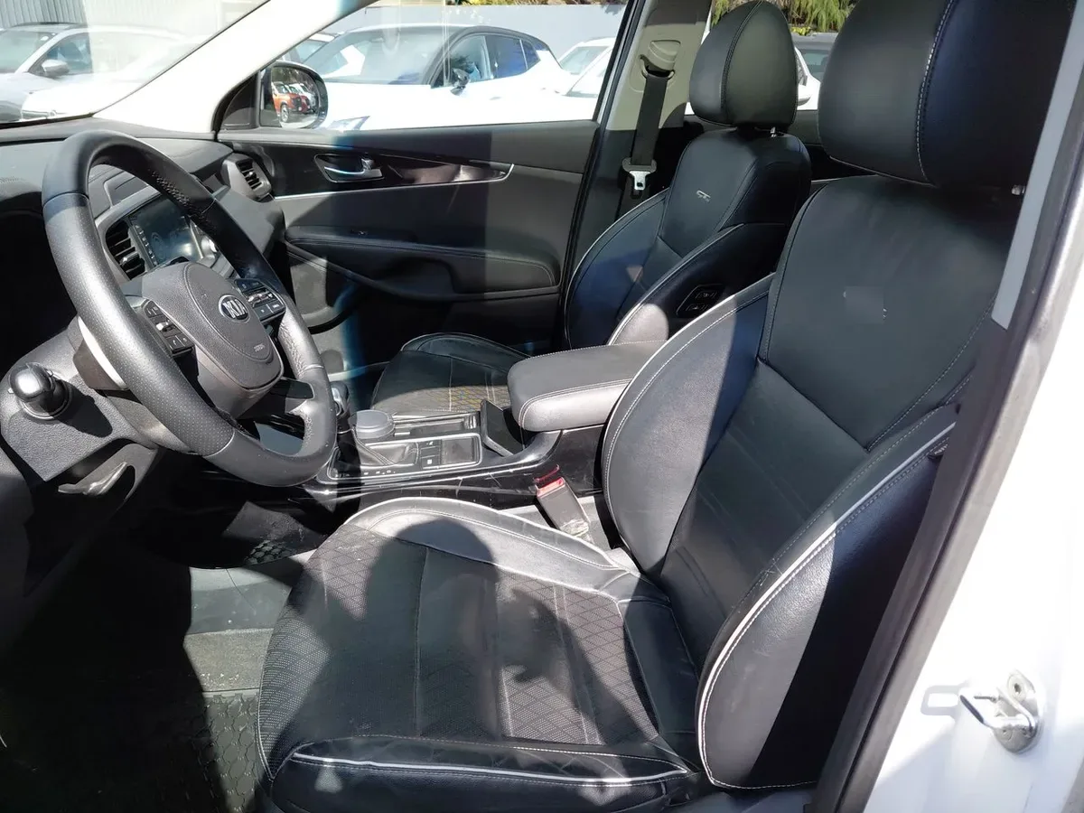 Kia Sorento 2.4 Gtl 2wd Special Pack At6 5p año 2020
