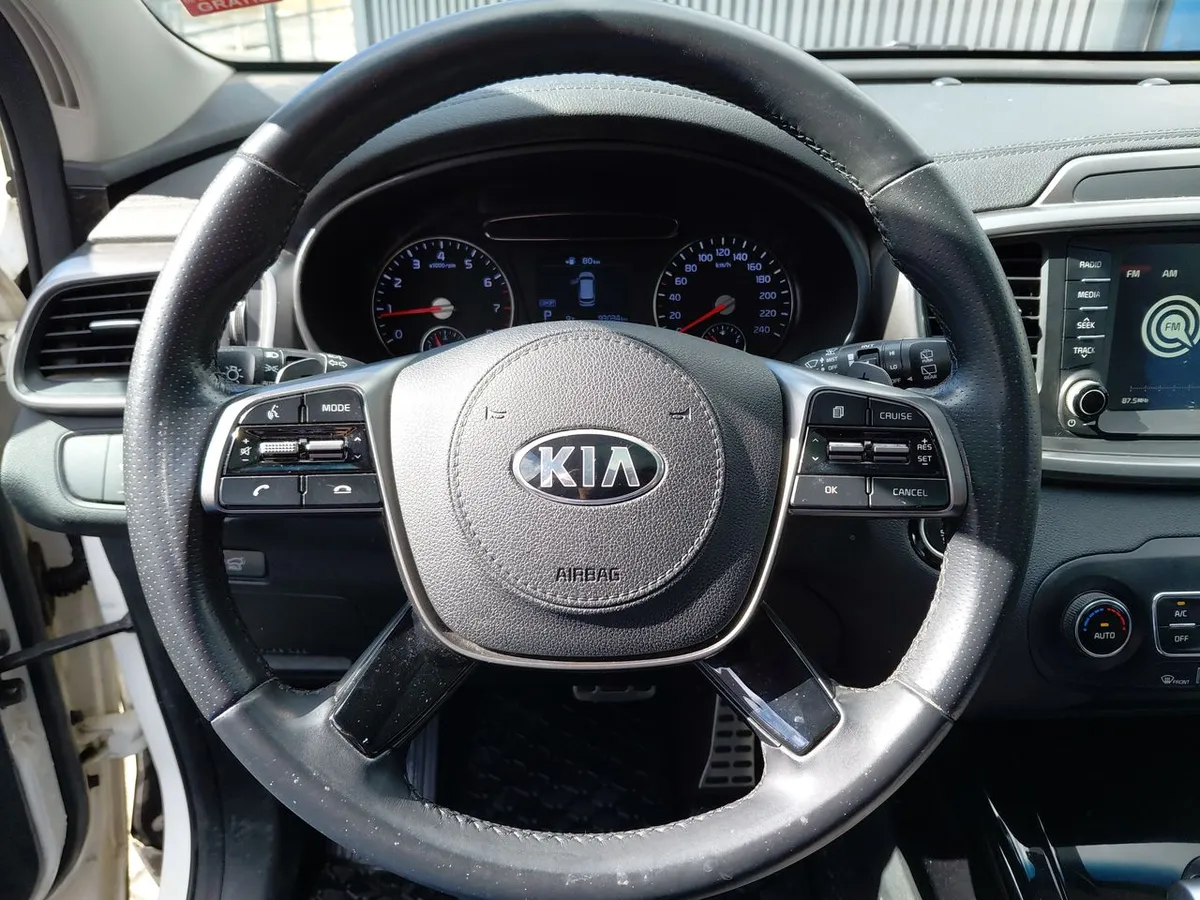 Kia Sorento 2.4 Gtl 2wd Special Pack At6 5p año 2020
