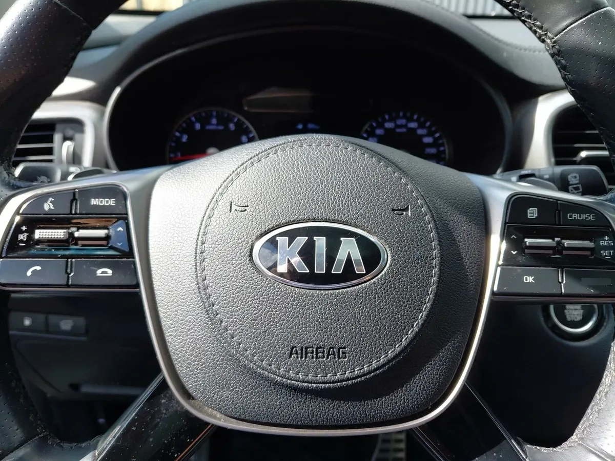 Kia Sorento 2.4 Gtl 2wd Special Pack At6 5p año 2020