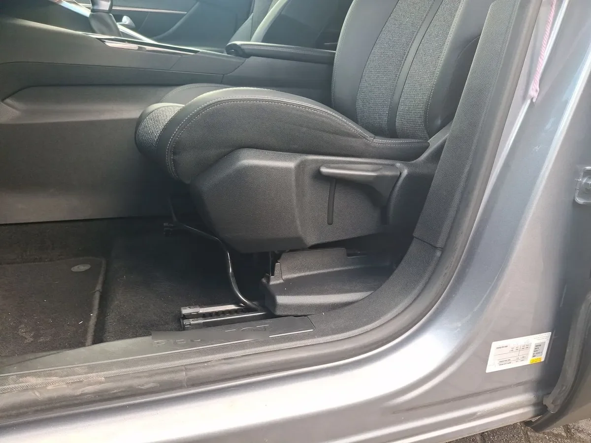 Peugeot 3008 1.5 Allure Bluehdi Diesel 4x2 130 Eat6 5p año 2021