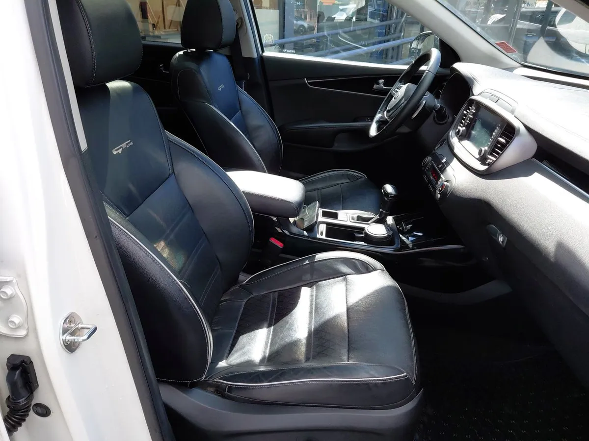 Kia Sorento 2.4 Gtl 2wd Special Pack At6 5p año 2020
