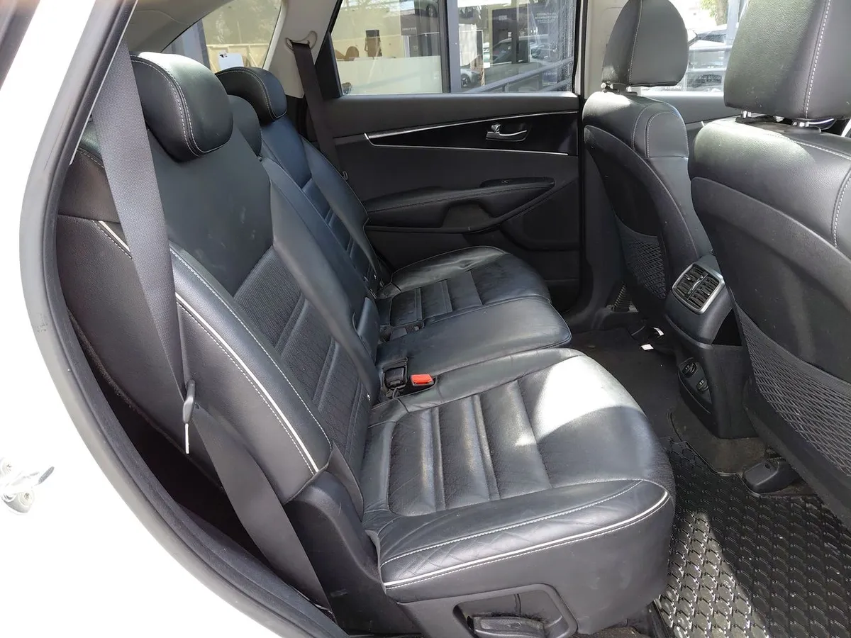 Kia Sorento 2.4 Gtl 2wd Special Pack At6 5p año 2020