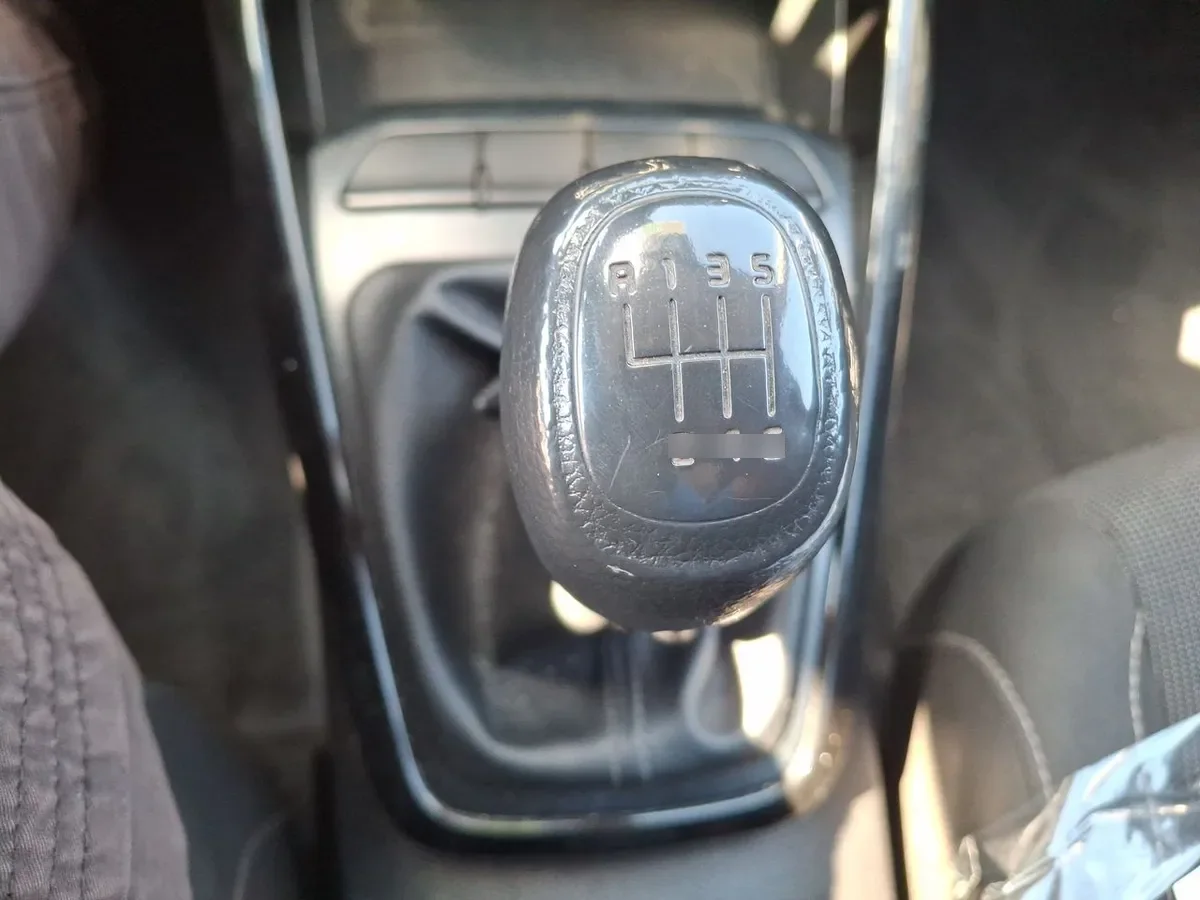 Kia Rio 5 1.4 Ex 4x2 Ac 6mt 5p año 2019