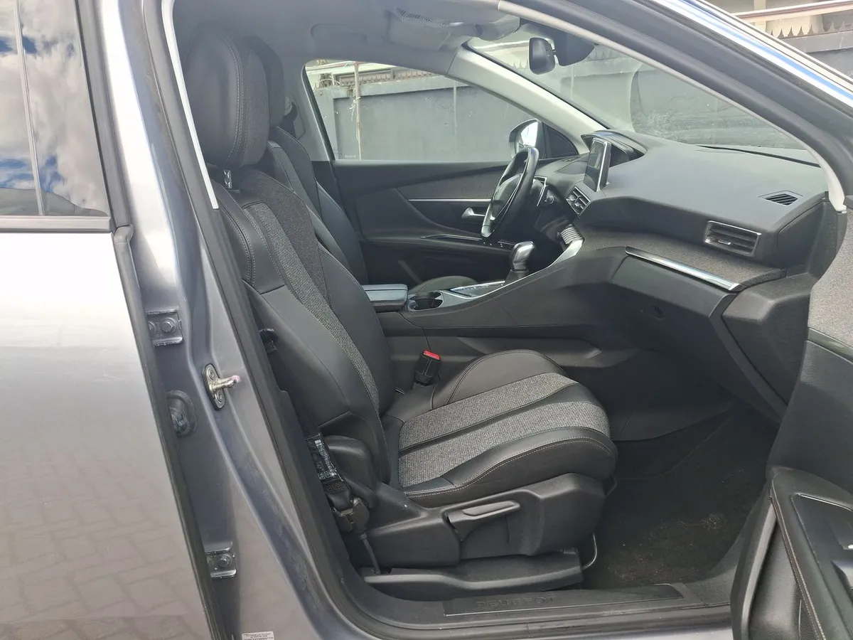 Peugeot 3008 1.5 Allure Bluehdi Diesel 4x2 130 Eat6 5p año 2021