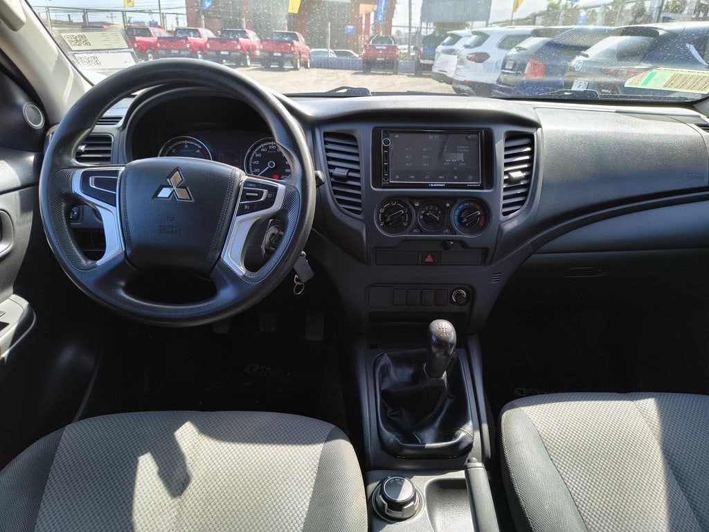 Mitsubishi L200 Katana 2.4 Diesel 4x2 T/m año 2022