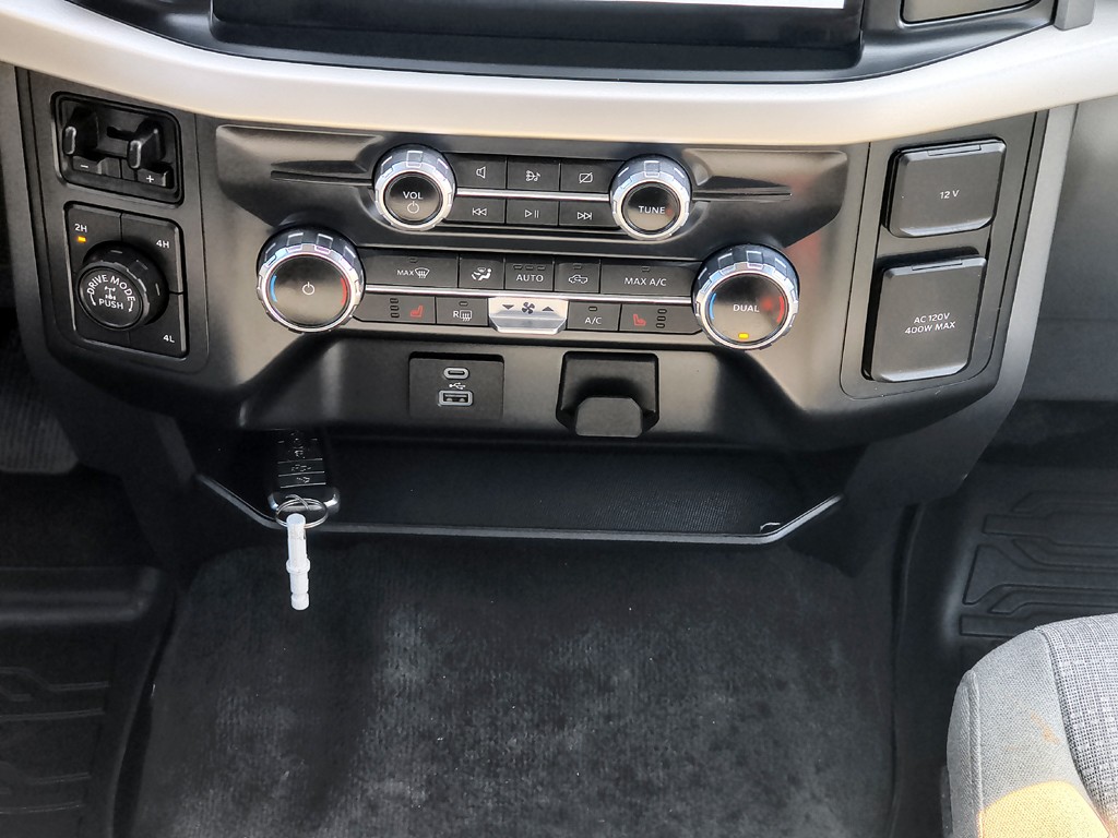 Ford F-150 5.0 Gasolina 4x4 T/a año 2024