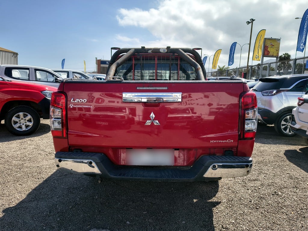 Mitsubishi L200 Katana 2.4 Diesel 4x4 T/m año 2022