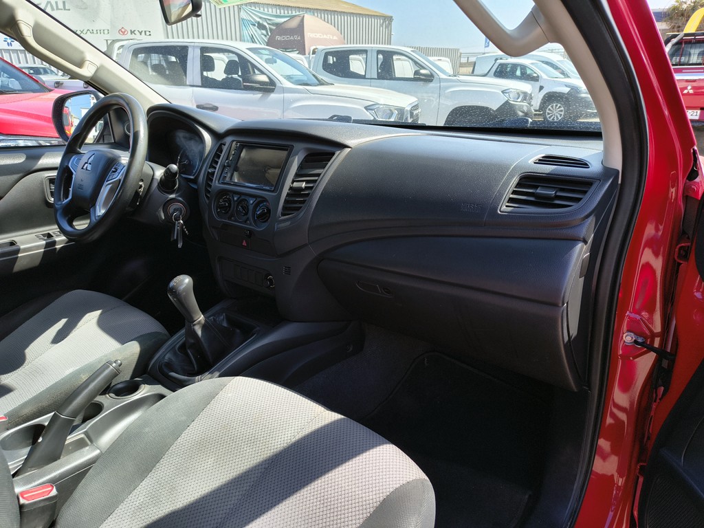 Mitsubishi L200 Katana 2.4 Diesel 4x4 T/m año 2022