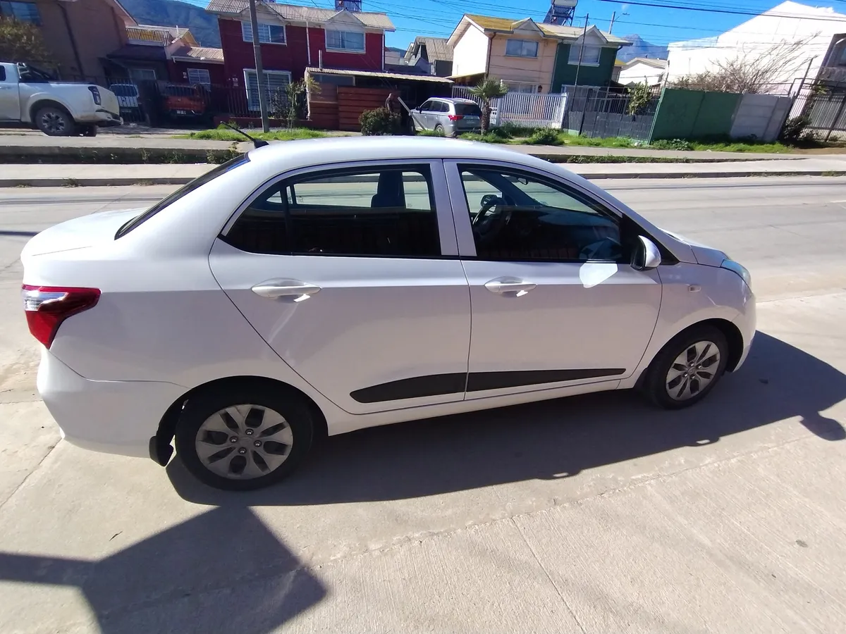 HYUNDAI GRAND I-10 1.2 Hb Gls 2ab Ac Abs Mt año 2020