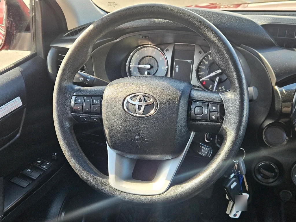 Toyota Hilux Dc 4x4 2.4 D Dx Mt año 2023