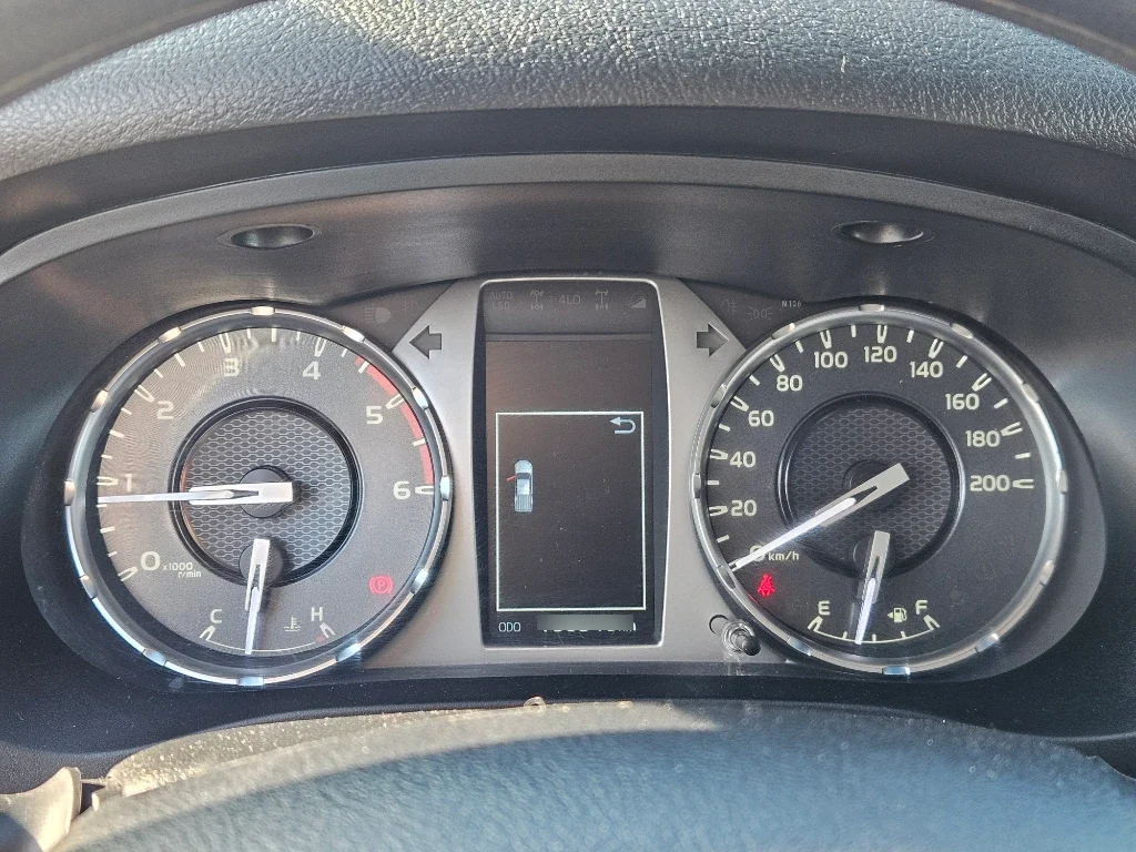 Toyota Hilux Dc 4x4 2.4 D Dx Mt año 2023