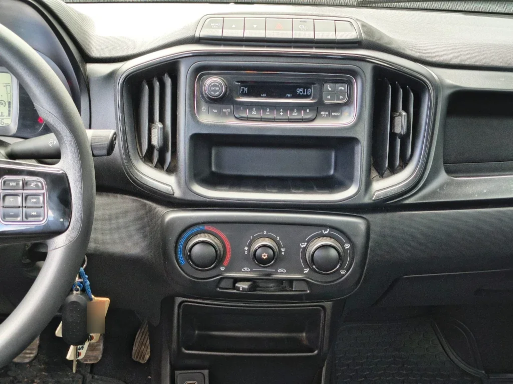 Ram 700 Slt Cd 1.4l año 2023