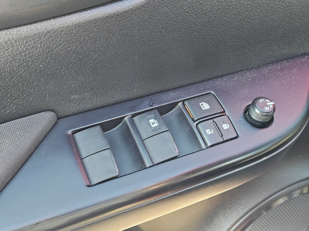 Toyota Hilux Dc 4x4 2.4 D Dx Mt año 2023