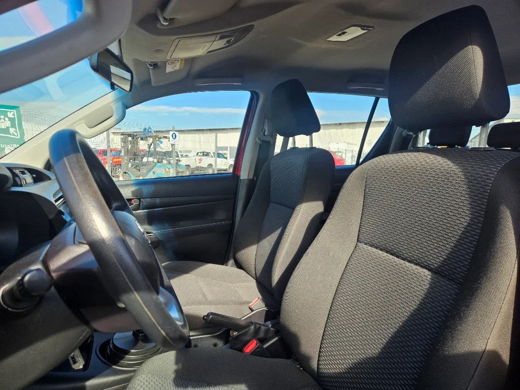 Toyota Hilux Dc 4x4 2.4 D Dx Mt año 2023