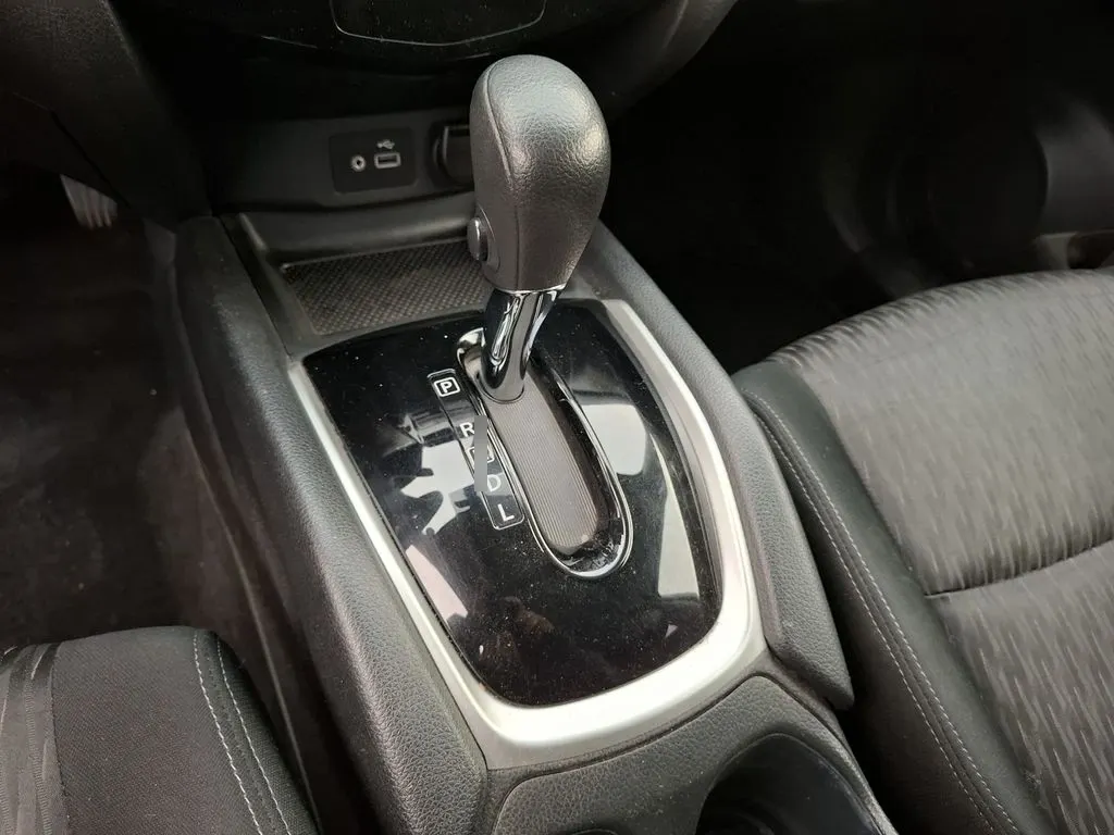 Nissan X-Trail 2.5 Sense 4x2 Cvt At 5p año 2023