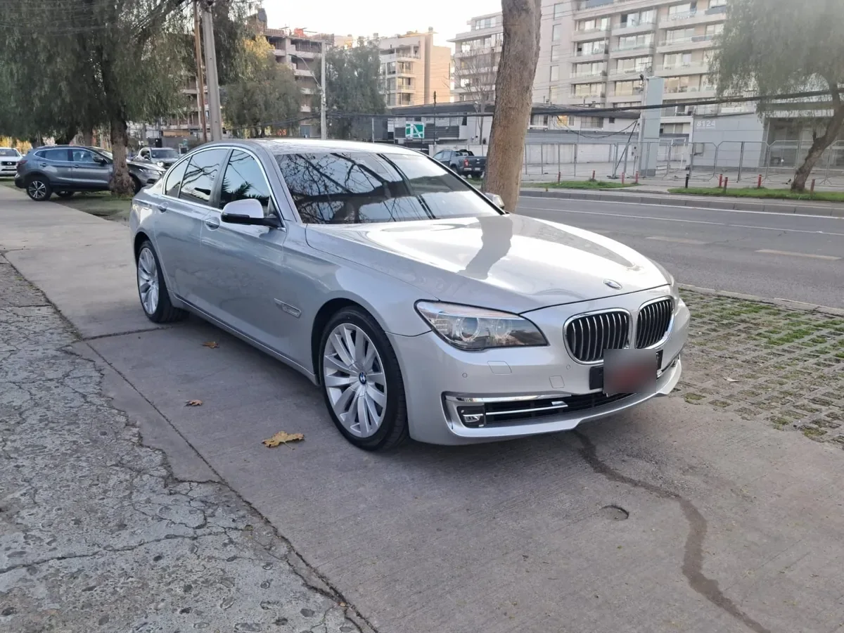 BMW 750 4.4 Li At año 2014