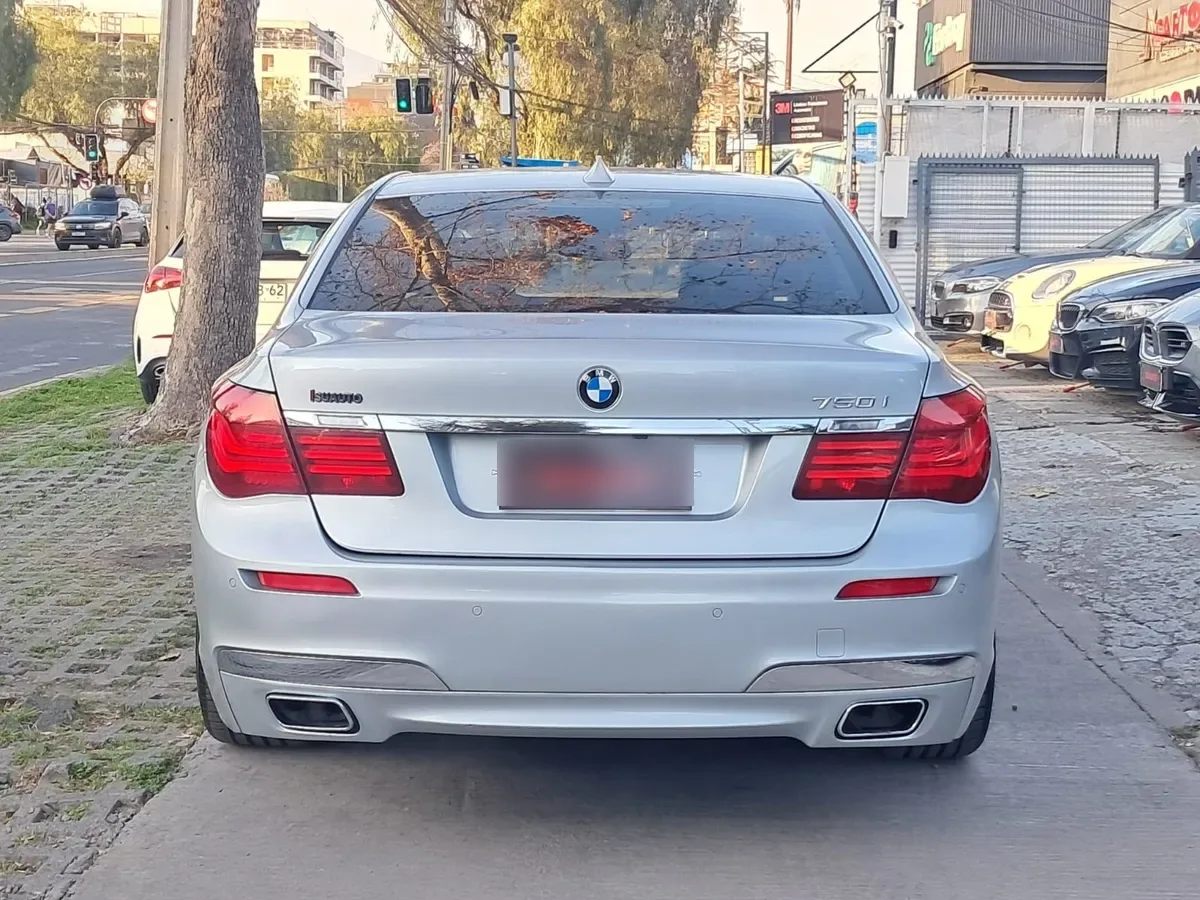 BMW 750 4.4 Li At año 2014