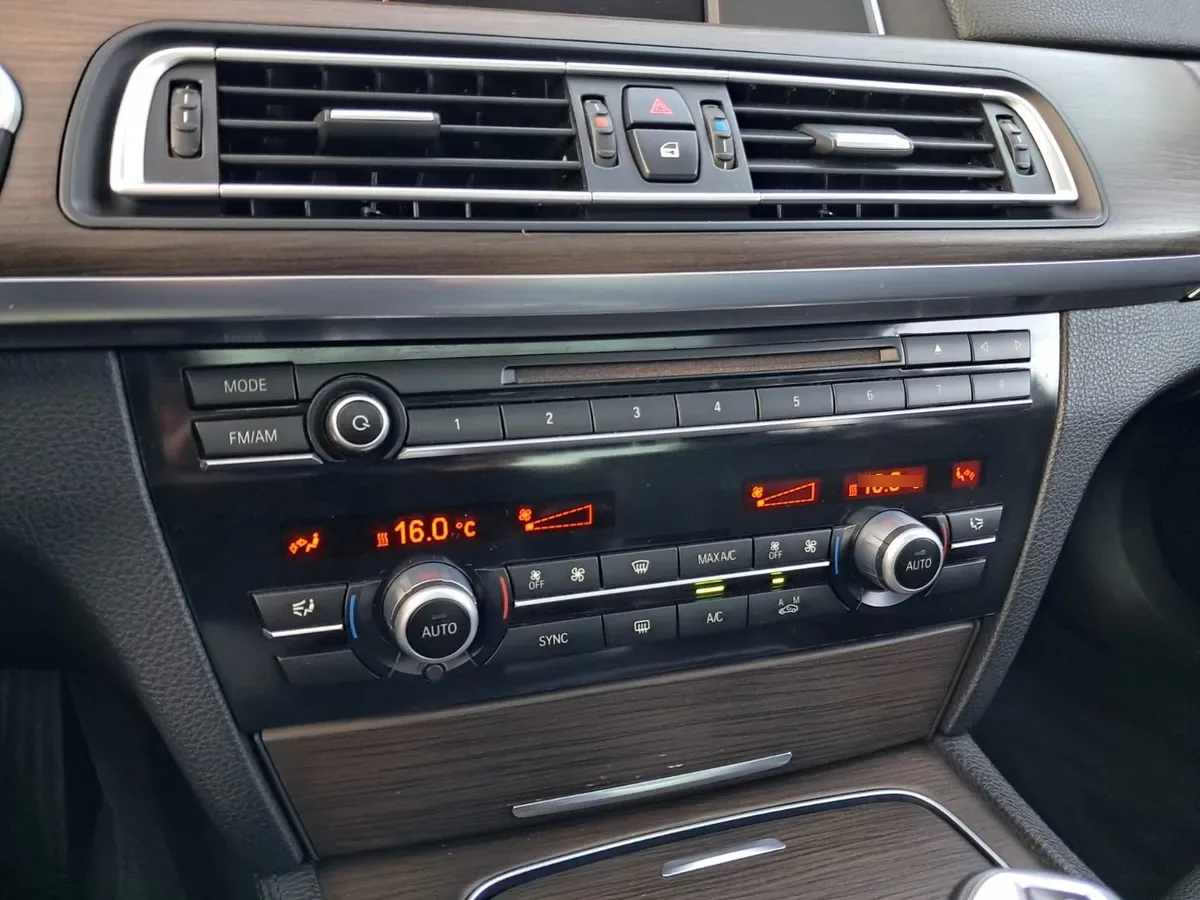 BMW 750 4.4 Li At año 2014