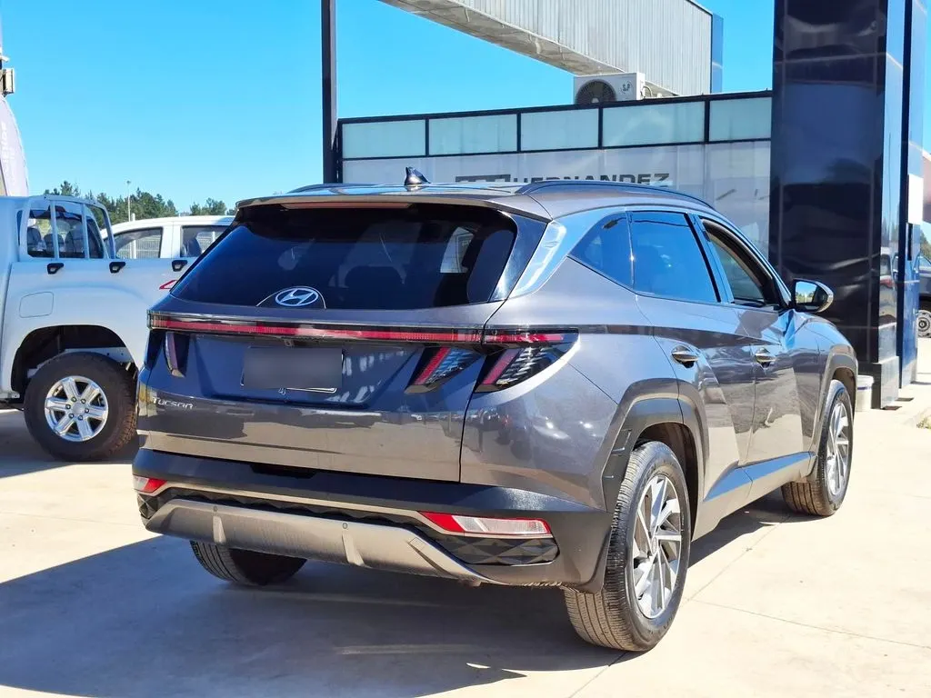 Hyundai Tucson 2.0 Nx4 Plus 2wd At 5p año 2023