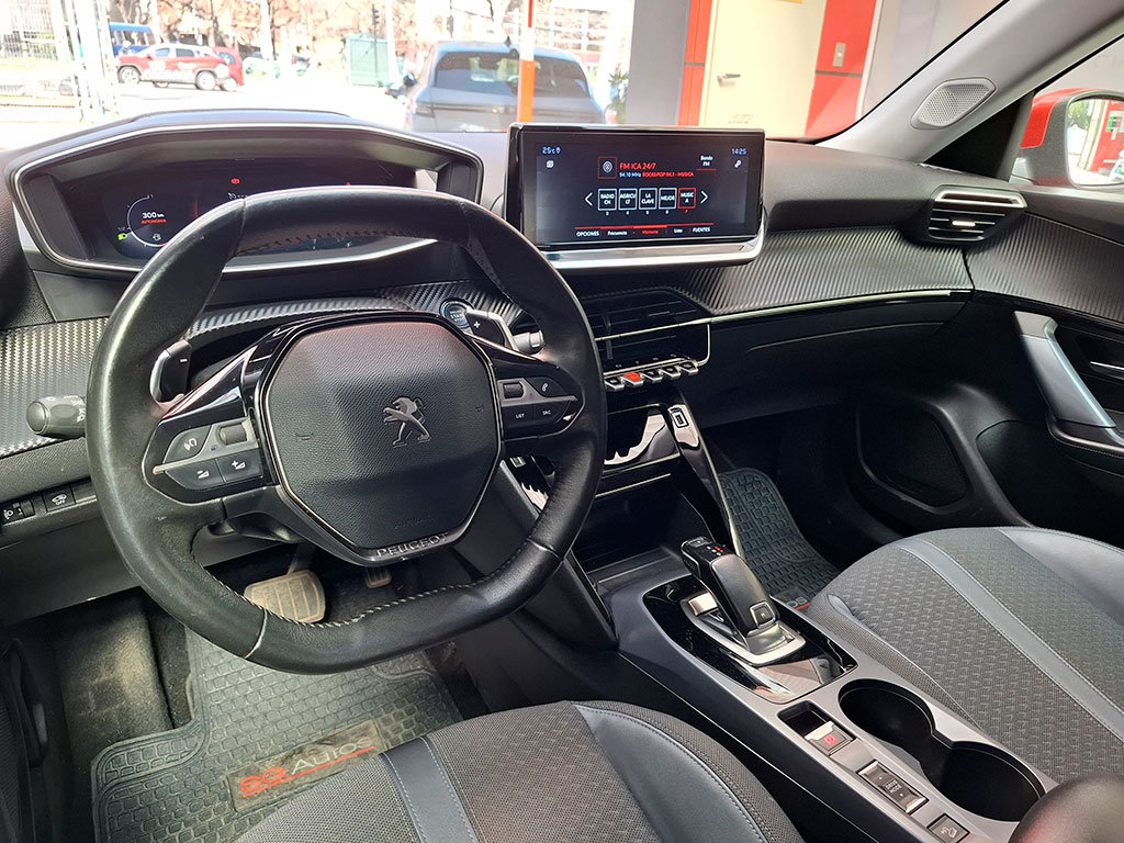 Peugeot 2008 1.5 Allure Bluehdi año 2021