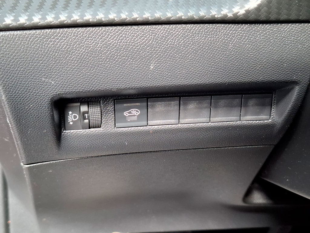 Peugeot 2008 1.5 Allure Bluehdi año 2021