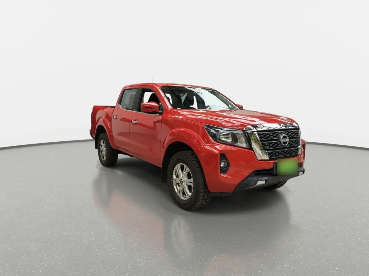 Nissan Navara 2.3d Xe Diesel 4x2 Dob.cab. Mt 4p año 2024