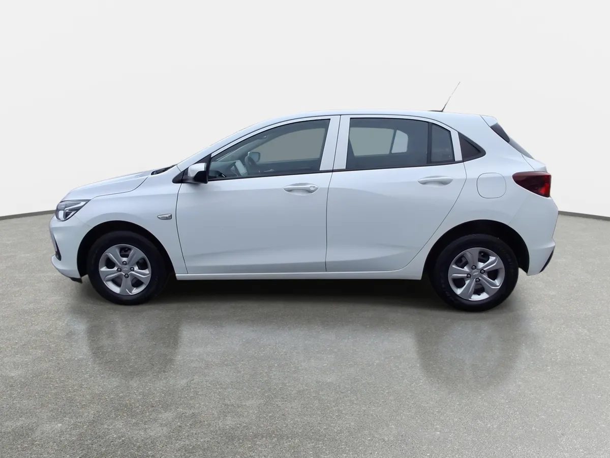Chevrolet Onix 1.0t Lt P3 4x2 Hb Mt 5p año 2024