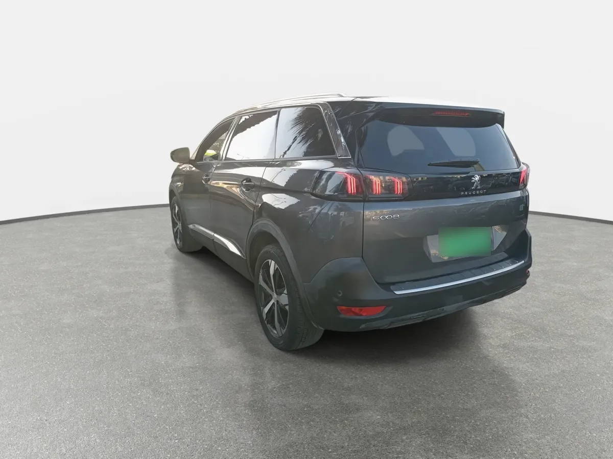 Peugeot 5008 1.5 Allure Pack Bluehdi 130 4x2 Eat8 5p año 2024