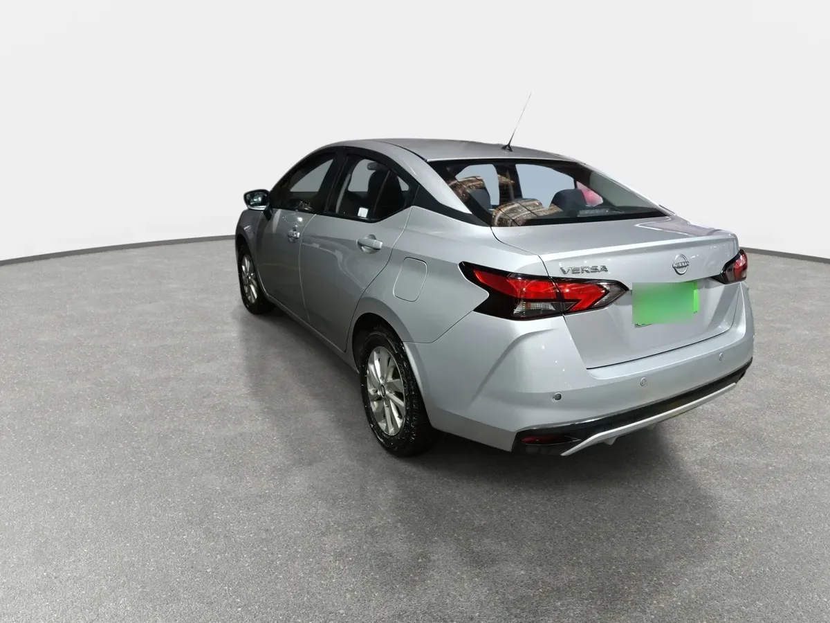 Nissan Versa 1.6 Sense 4x2 Mt 4p año 2024