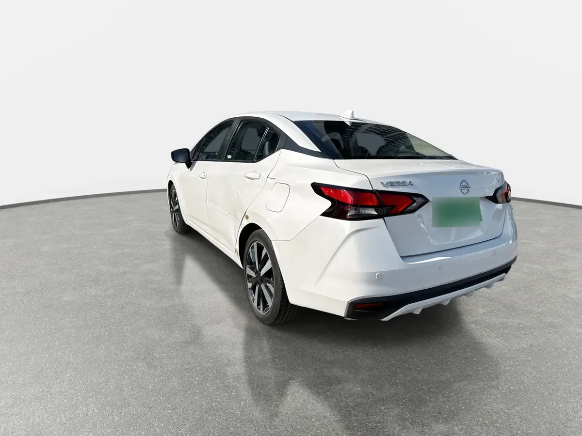 Nissan Versa 1.6 Exclusive 4x2 Cvt At 4p año 2023