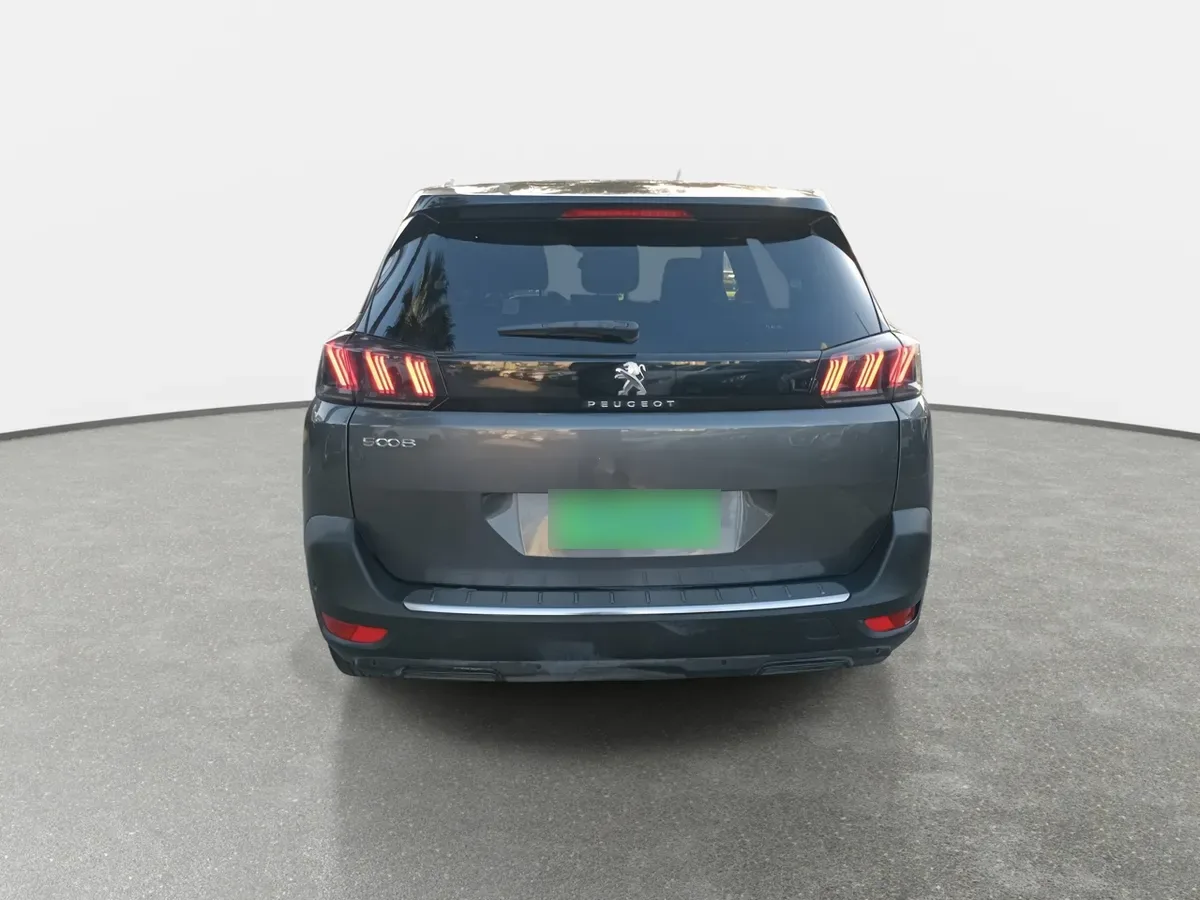 Peugeot 5008 1.5 Allure Pack Bluehdi 130 4x2 Eat8 5p año 2024
