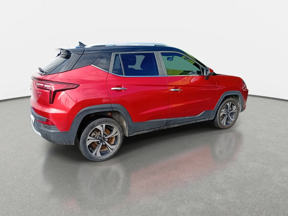JAC Js4 1.5 Luxury 4x2 Bicolor Mt 5p año 2023