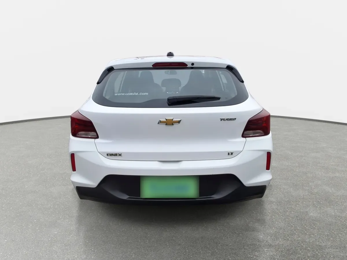 Chevrolet Onix 1.0t Lt P3 4x2 Hb Mt 5p año 2024