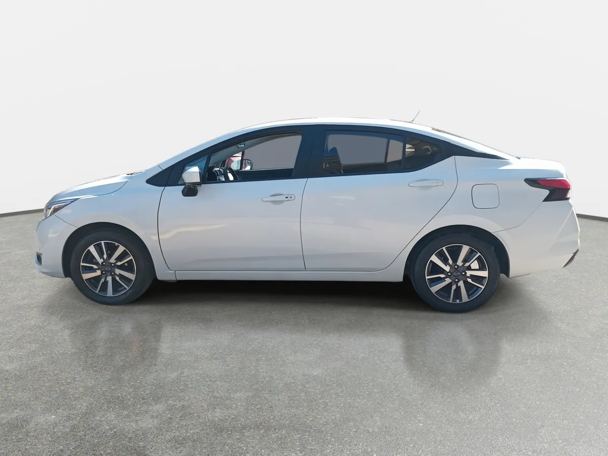 Nissan Versa 1.6 Advance 4x2 Mt 4p año 2024