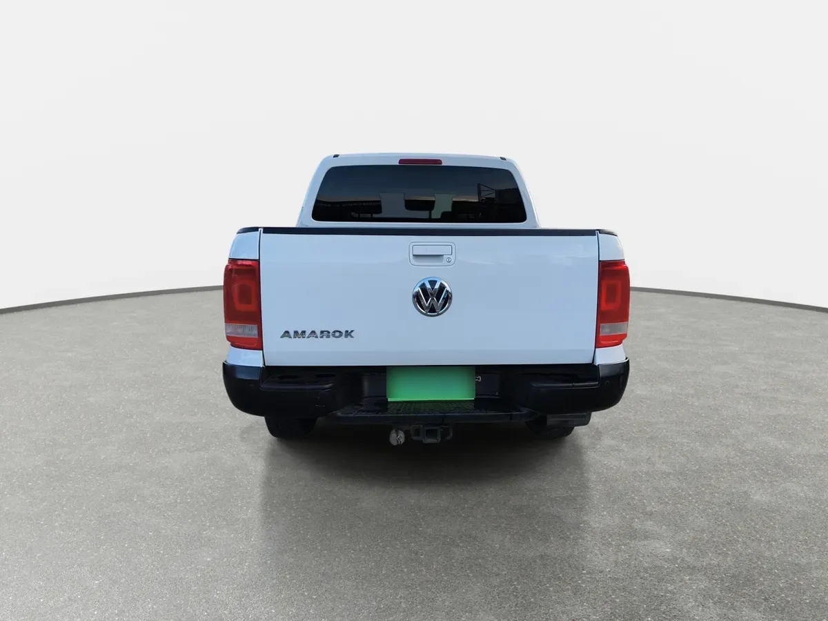 Volkswagen Amarok 2.0 Trendline Diesel 4motion 4x4 Dob. Cab. Mt 4p año 2023