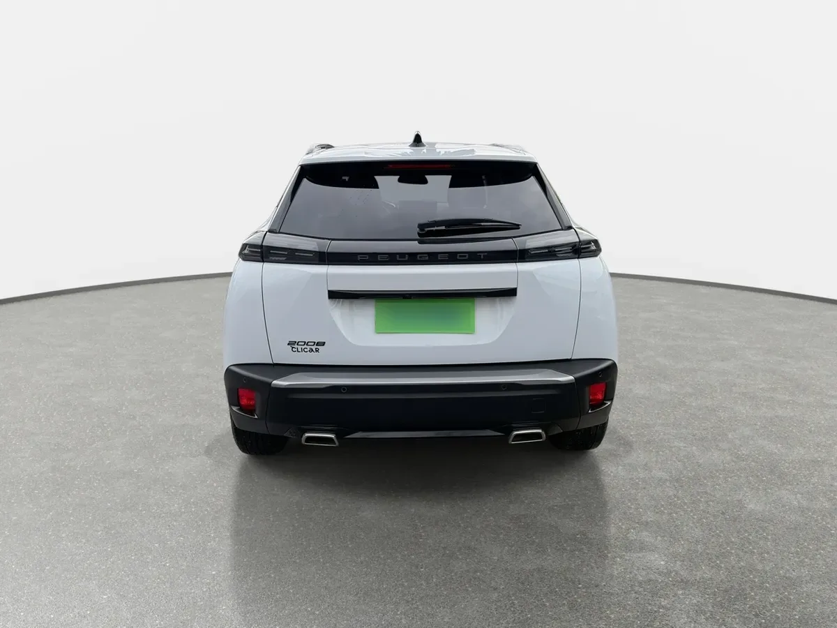 Peugeot 2008 1.2 Allure Pack Puretech 130 4x2 Mt 5p año 2024