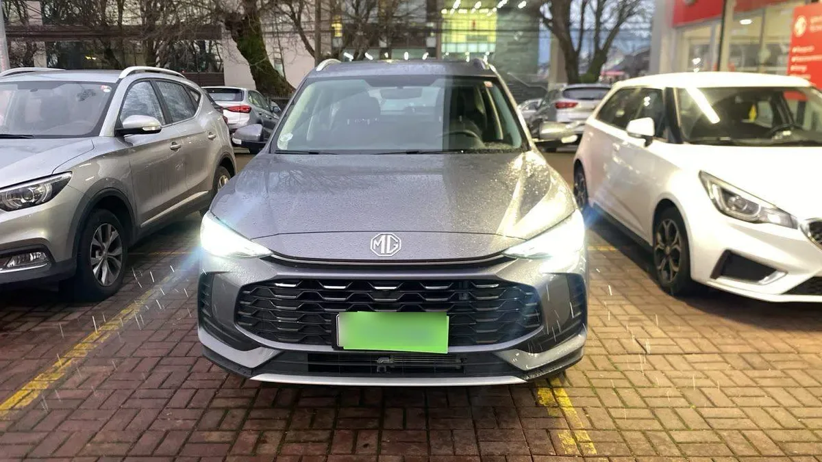 MG Mg Zs 1.5 Com 4x2 Cvt At 5p año 2026