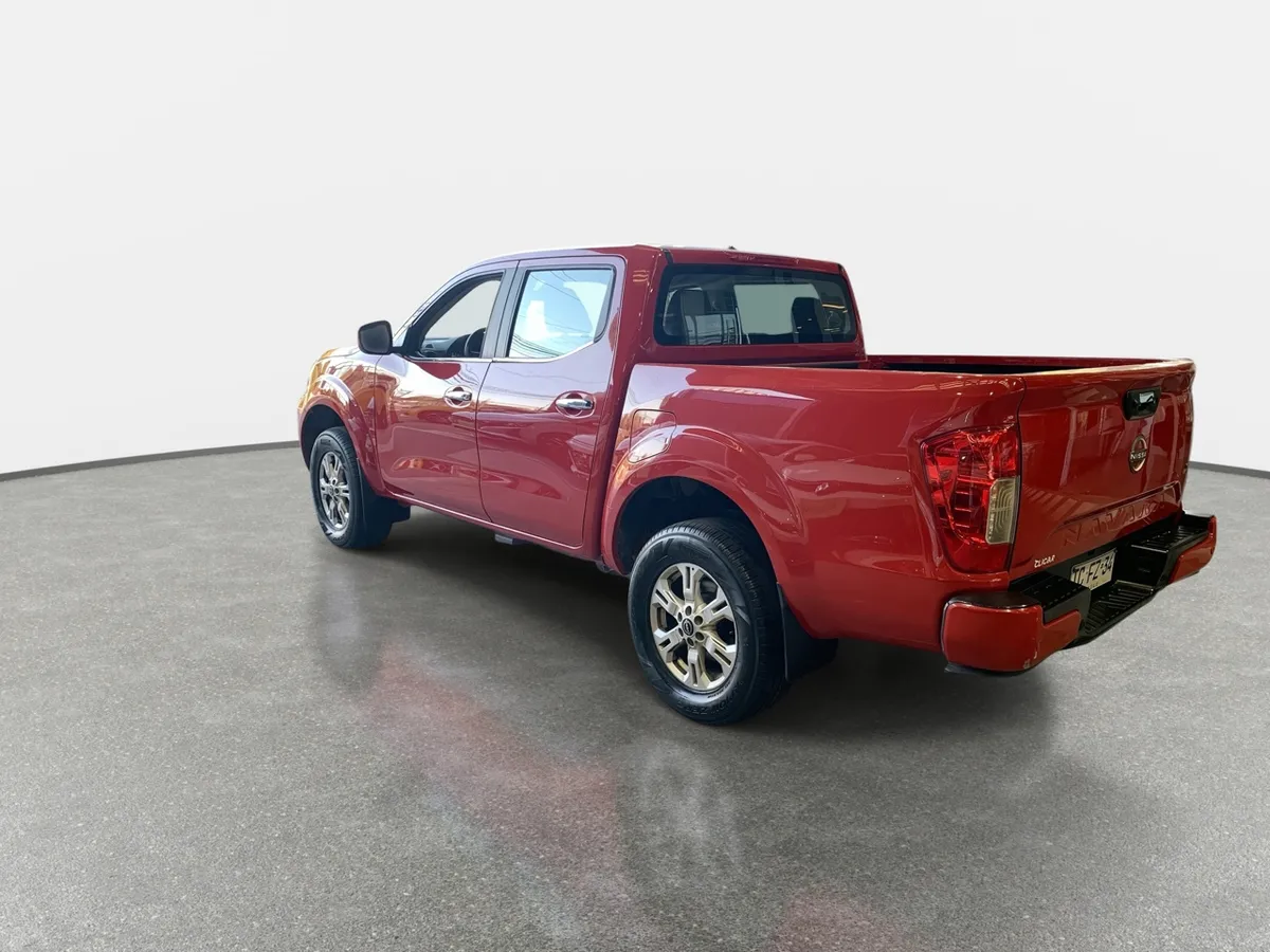 Nissan Navara 2.3d Xe Diesel 4x2 Dob.cab. Mt 4p año 2024