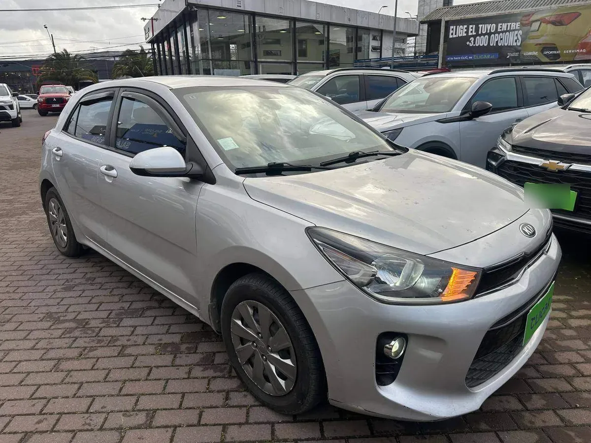 Kia Rio 5 1.4 Ex 4x2 Ac Ci 6mt 5p año 2021
