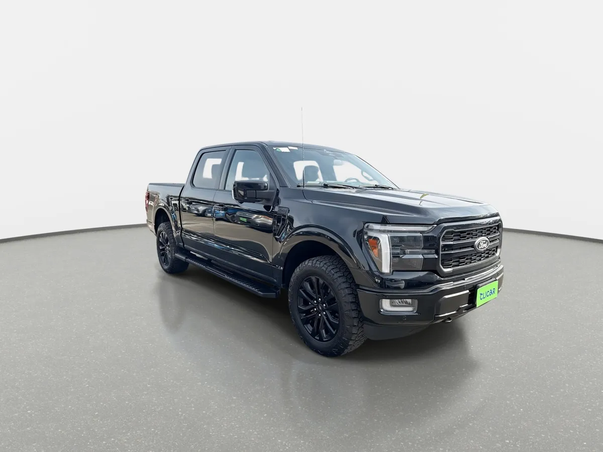 Ford F-150 5.0 Lariat Black Cc 4x4 Dob. Cab. At 4p año 2025