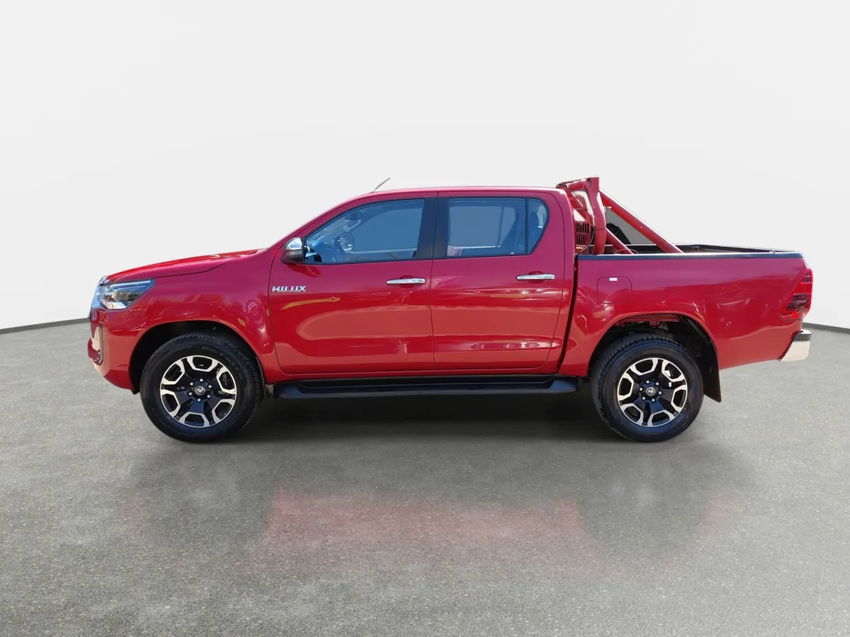 Toyota Hilux 2.8 Srv Diesel 4x4 Dob. Cab. At 4p año 2024