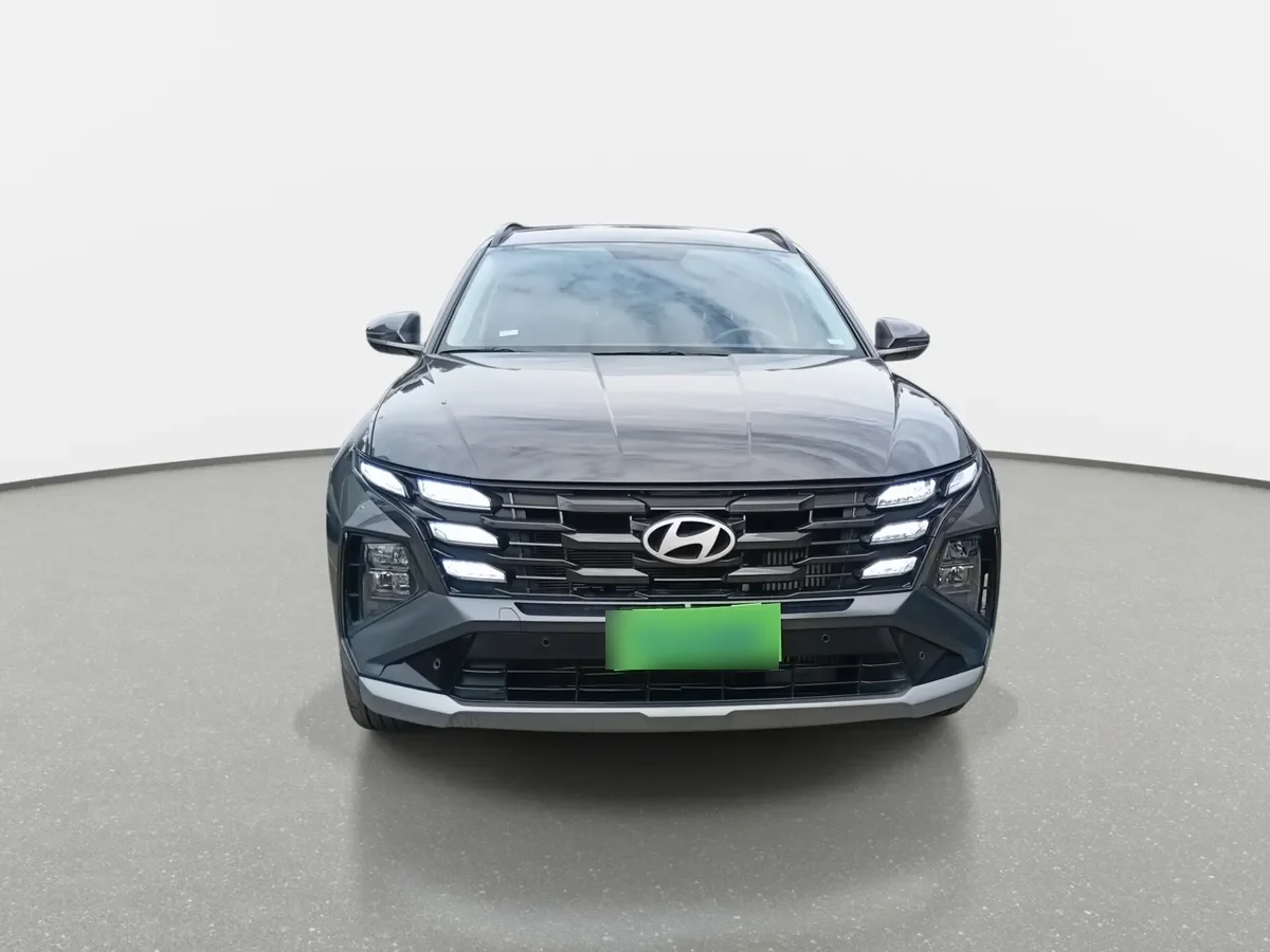 Hyundai Tucson 2.0 Nx4 Plus Fl Diesel 2wd At 5p año 2025