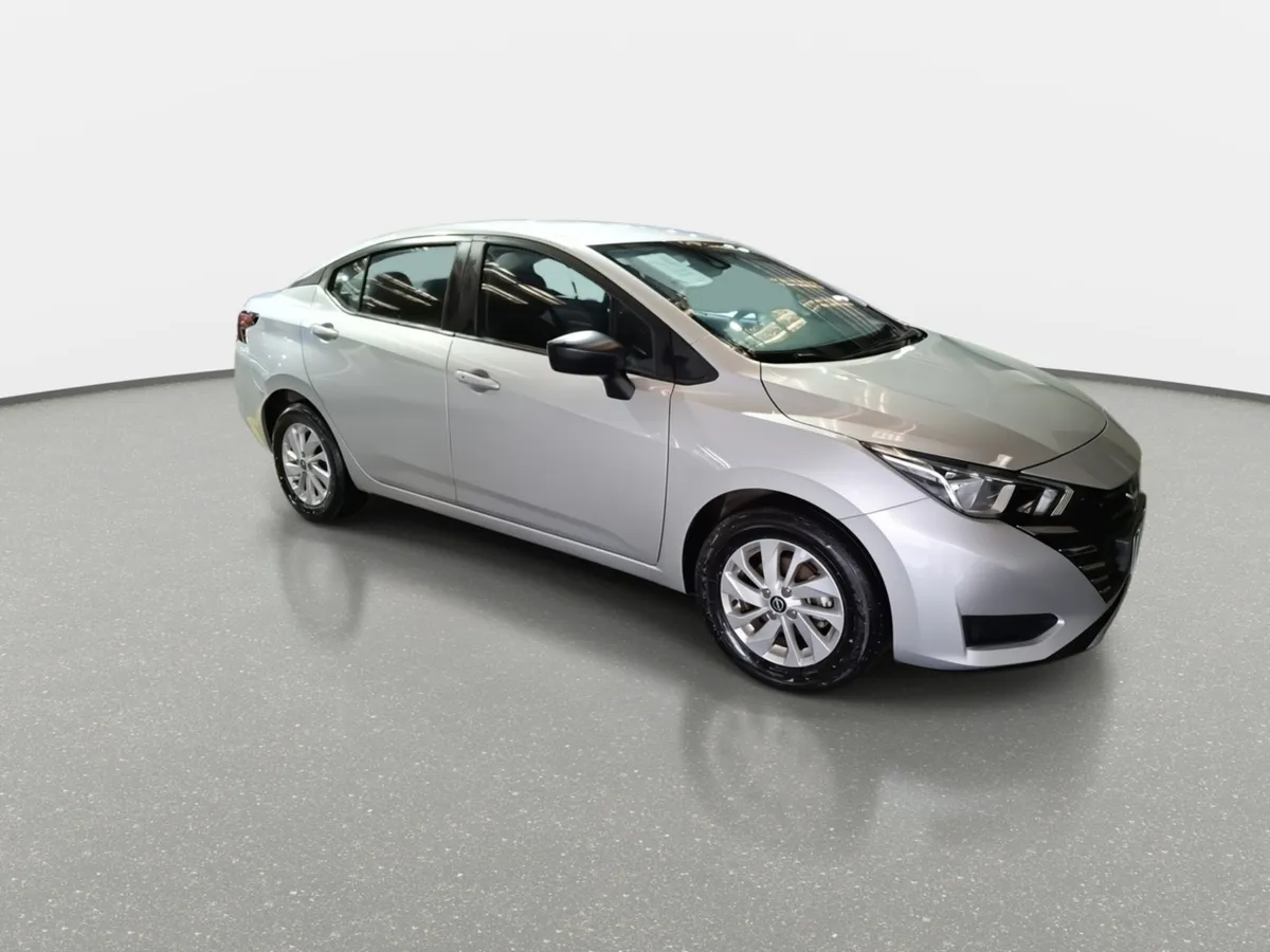 Nissan Versa 1.6 Sense 4x2 Mt 4p año 2024