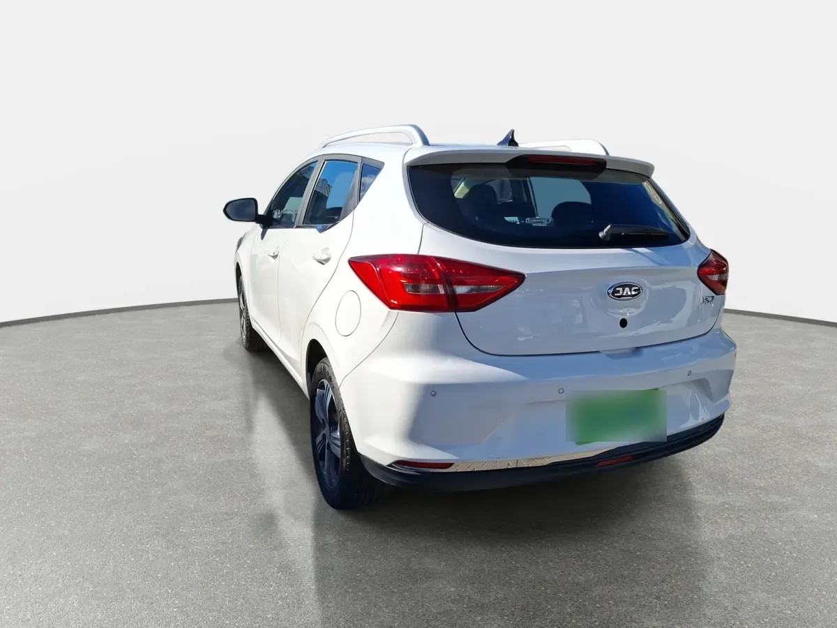 JAC Js2 1.5 Comfort Smart 4x2 Mt 5p año 2024