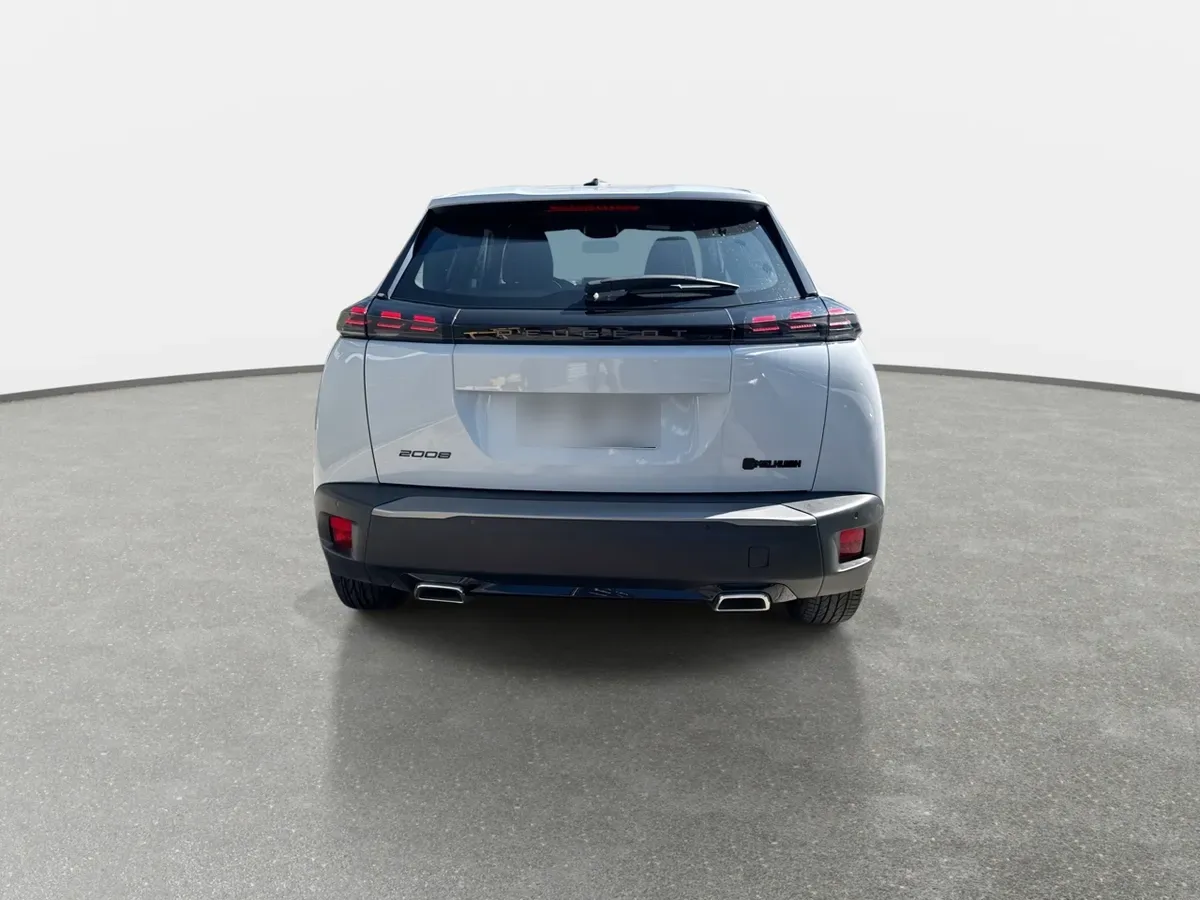 Peugeot 2008 1.2 Active Pack Puretech 130hp 4x2 Mt 5p año 2025