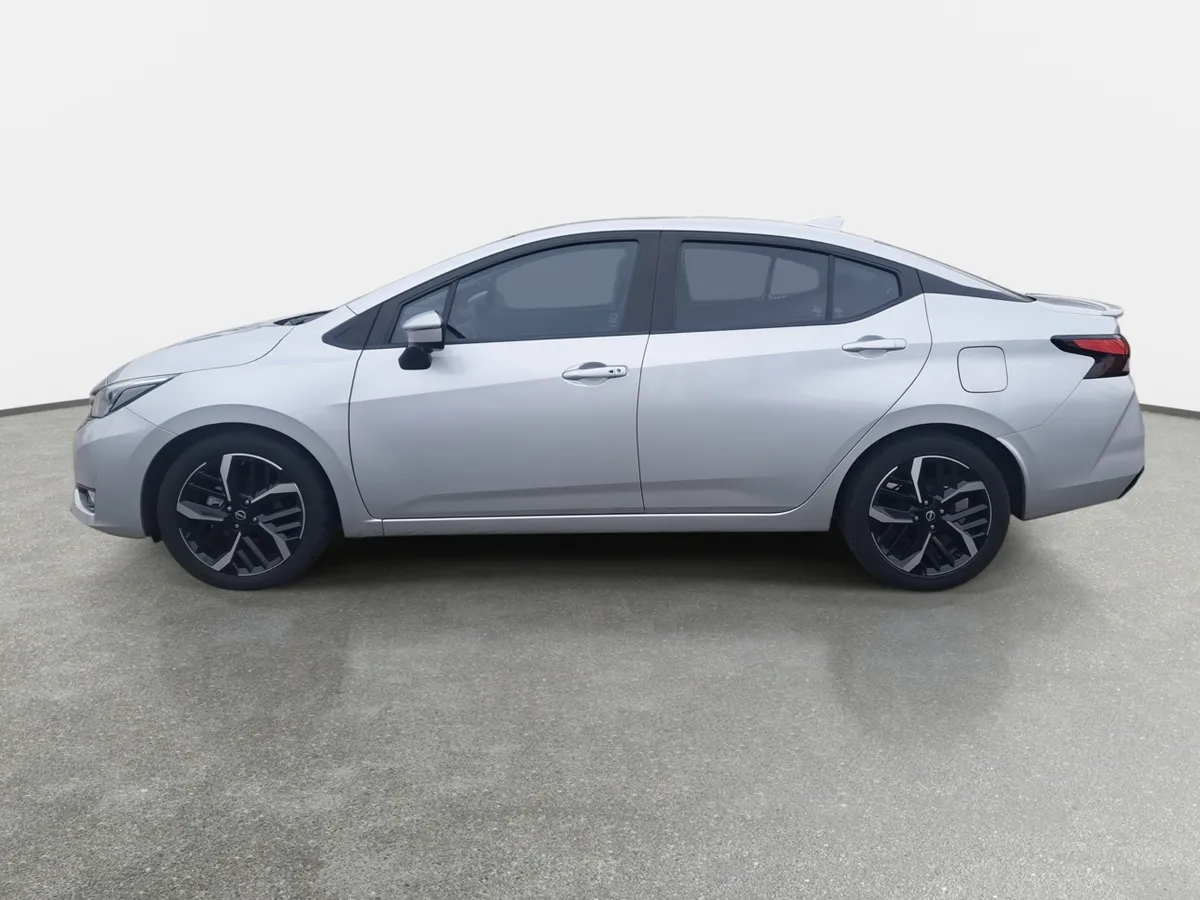 Nissan Versa 1.6 Exclusive 4x2 Ncf Cvt At 4p año 2025