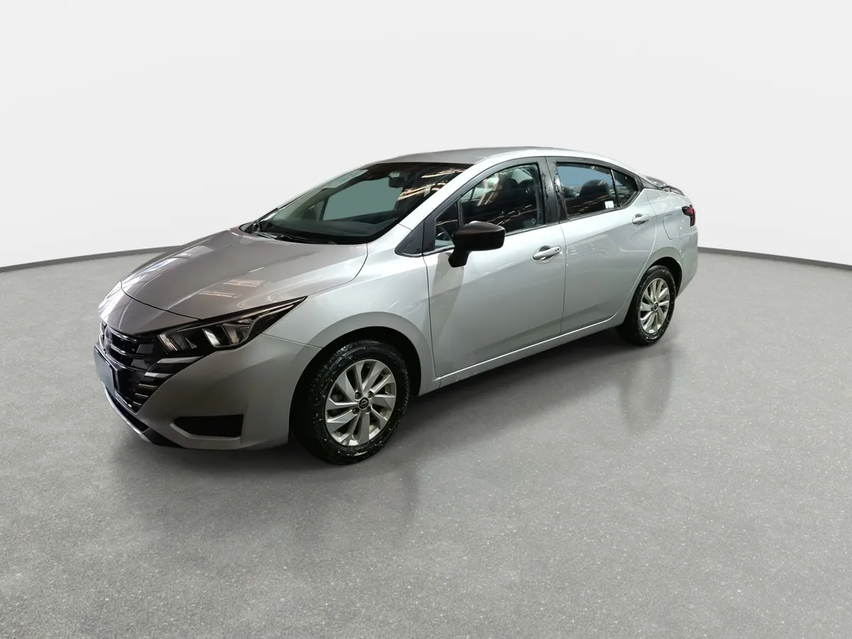 Nissan Versa 1.6 Sense 4x2 Mt 4p año 2024